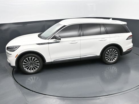 Used 2020 Lincoln Aviator Reserve w/ Elements Package Plus AWD/4WD image 28