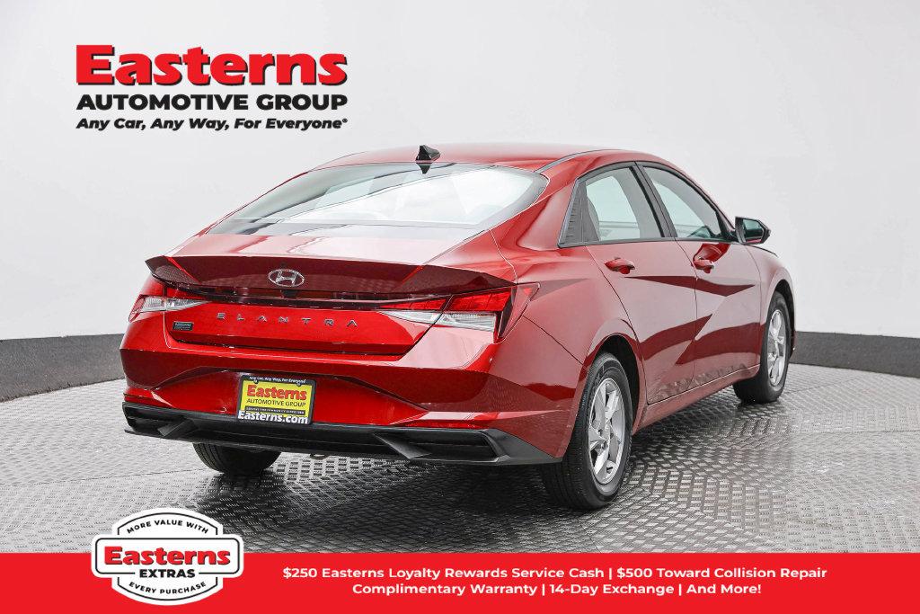 Used 2023 Hyundai Elantra SE w/ Cargo Package FWD image 6