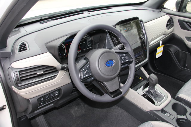 Used 2025 Subaru Forester Premium AWD/4WD image 18