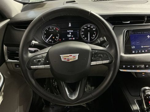 Used 2023 Cadillac XT4 Luxury AWD/4WD image 17