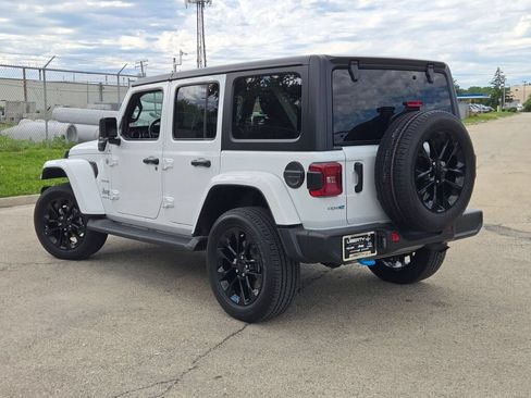 Used 2023 Jeep Wrangler Unlimited Sahara w/ Cold Weather Group AWD/4WD image 14