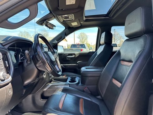 Used 2021 GMC Sierra 1500 AT4 w/ AT4 Premium Package AWD/4WD image 5