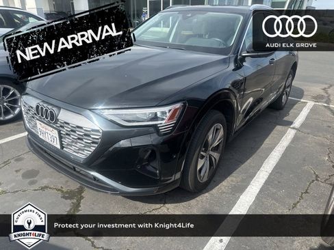 Used 2024 Audi Q8 e-tron Premium Plus w/ Premium Plus Package image 2