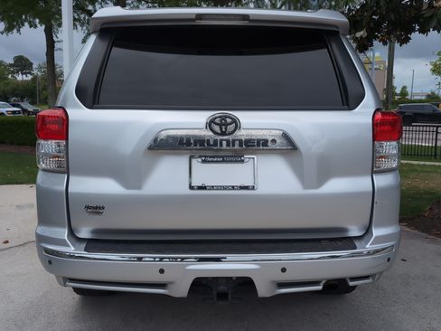 Used 2013 Toyota 4Runner SR5 RWD image 9