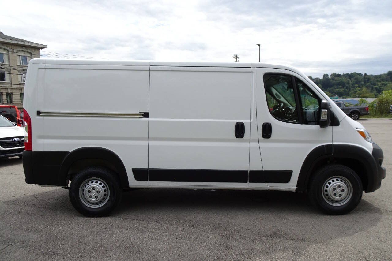 Used 2025 RAM ProMaster 2500 w/ U-Haul Equipment Group FWD image 5