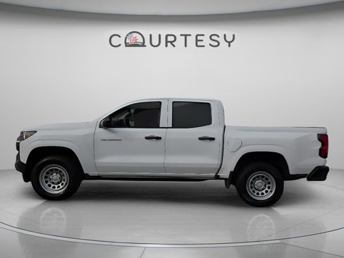 Used 2023 Chevrolet Colorado W/T w/ Advanced Trailering Package image 4