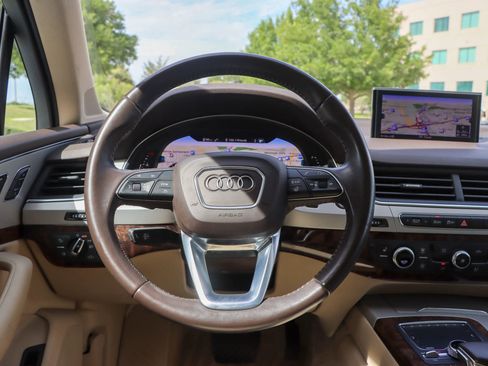 Used 2018 Audi Q7 2.0T Premium Plus w/ Premium Plus Package AWD/4WD image 32
