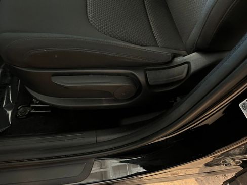 Used 2025 Kia Sportage LX image 22