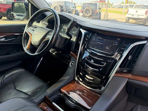 Used 2019 Cadillac Escalade Premium Luxury AWD/4WD image 84