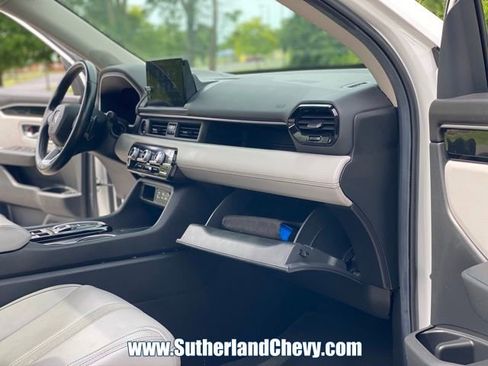 Used 2025 Honda Pilot Touring image 18