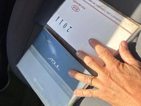 Used 2011 Kia Soul + image 13