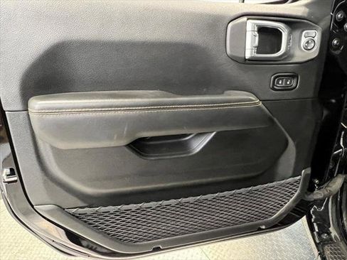 Certified 2024 Jeep Wrangler Sahara w/ Technology Group image 33