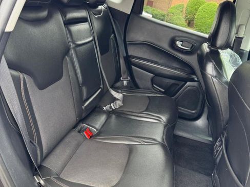 Used 2018 Jeep Compass Latitude FWD image 15