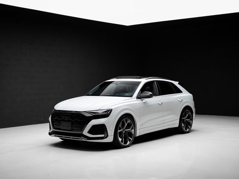 Used 2023 Audi RS Q8 AWD/4WD image 4