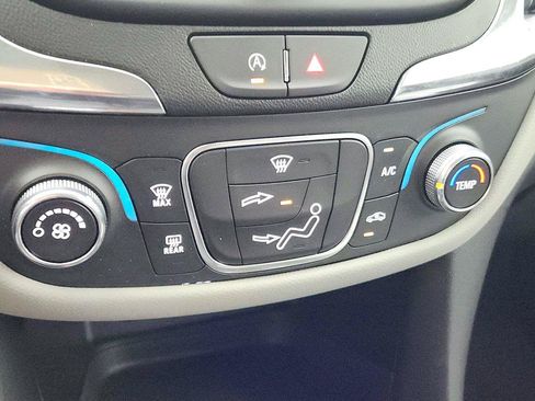 Used 2022 Chevrolet Equinox LT FWD image 31