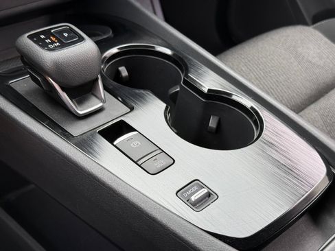 Used 2025 Nissan Rogue SV image 16