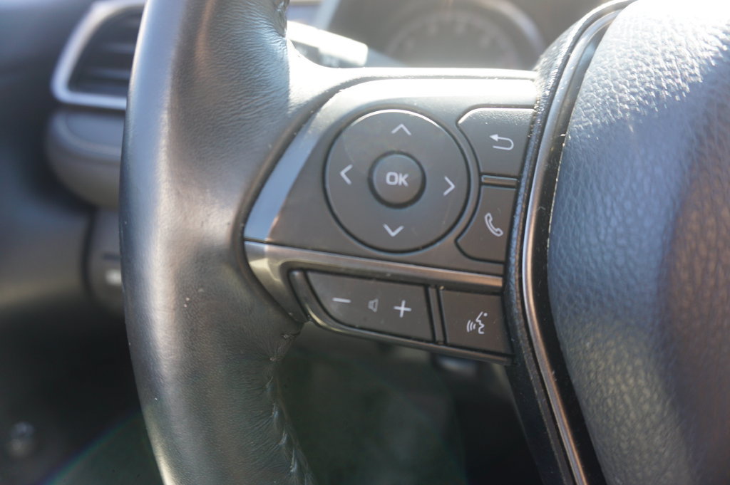 Used 2022 Toyota Camry SE FWD image 8