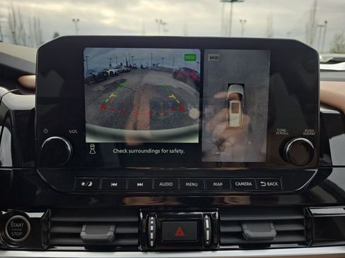 Used 2022 Nissan Pathfinder Platinum w/ Cargo Package image 25