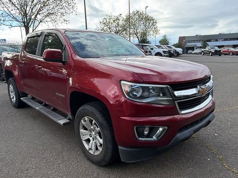 Used 2017 Chevrolet Colorado LT w/ LT Convenience Package image 3
