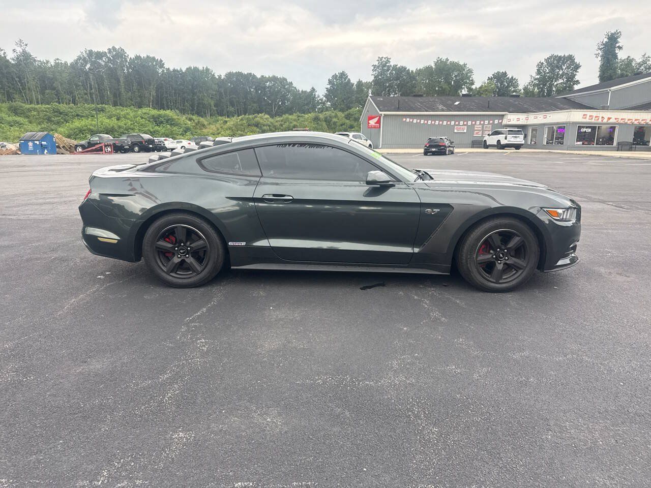 Used 2016 Ford Mustang Coupe RWD image 10