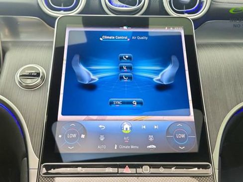 Used 2025 Mercedes-Benz GLC 300 4MATIC image 52