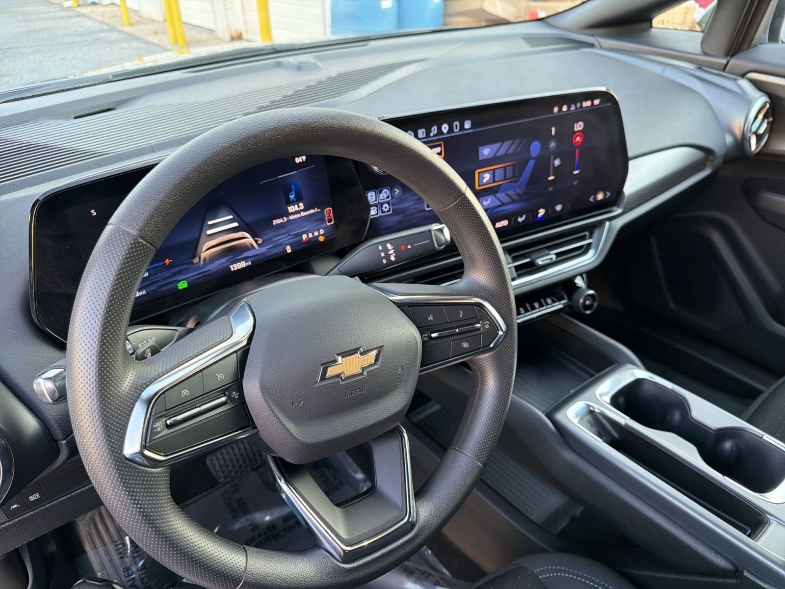 Used 2025 Chevrolet Equinox EV LT FWD image 20