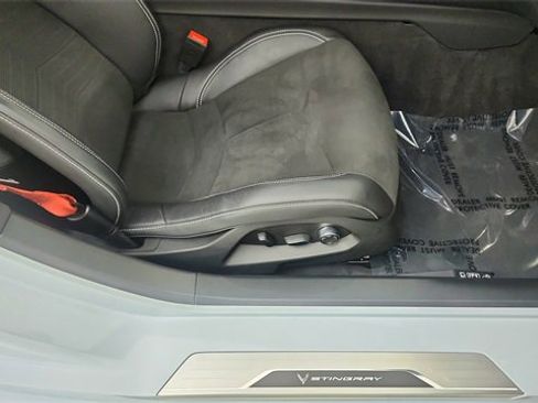 Used 2022 Chevrolet Corvette Stingray Premium Conv w/ Z51 Performance Package image 27