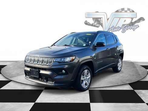 Certified 2022 Jeep Compass Latitude w/ Convenience Group image 2