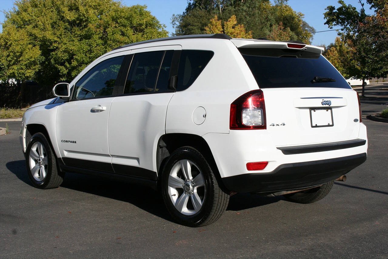 Used 2016 Jeep Compass Latitude AWD/4WD image 7
