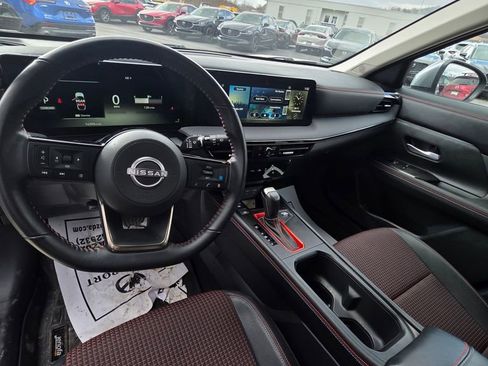 Used 2025 Nissan Kicks SR image 12