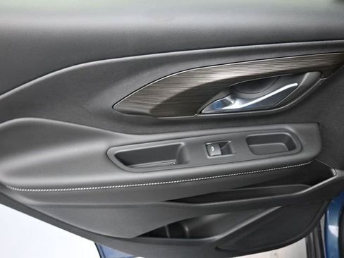 Used 2024 GMC Terrain SLT w/ Infotainment Package II image 19