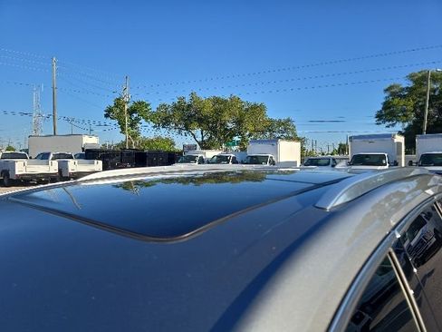 Used 2024 Cadillac XT6 Premium Luxury FWD image 8