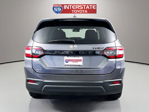 Used 2023 Honda Pilot LX image 6