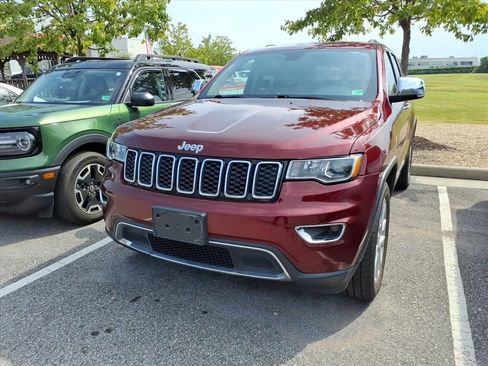 Used 2017 Jeep Grand Cherokee Limited AWD/4WD image 7
