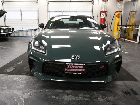 Certified 2025 Toyota GR86 Hakone Edition image 2