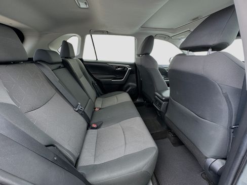 Used 2019 Toyota RAV4 XLE w/ Carpet Mat Package FWD image 19