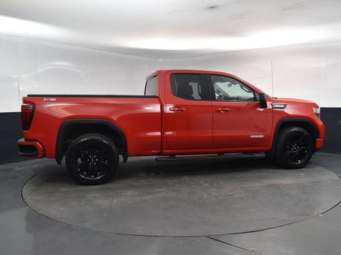 Used 2022 GMC Sierra 1500 Elevation w/ X31 Off-Road Package AWD/4WD image 6
