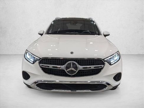 Used 2026 Mercedes-Benz GLC 300 4MATIC image 2