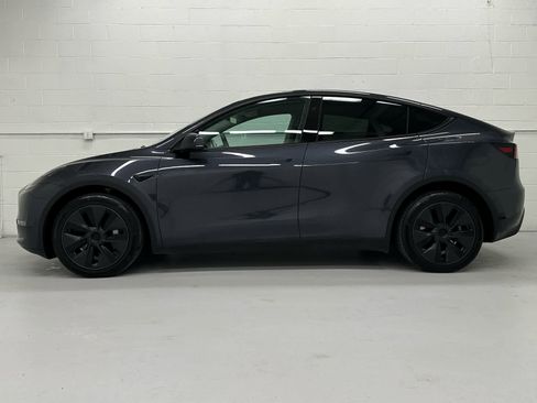Used 2024 Tesla Model Y Long Range image 3