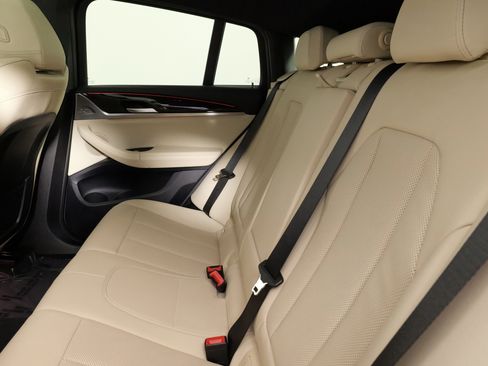 Used 2025 BMW X4 xDrive30i image 39