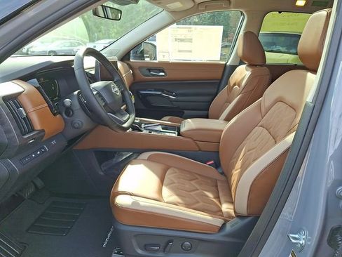 New 2026 Nissan Pathfinder Platinum w/ Accent Package image 12