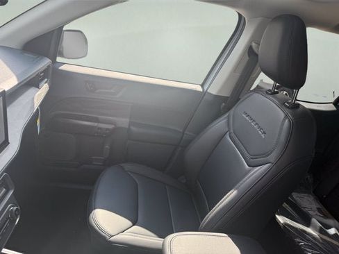 New 2026 Ford Maverick Lariat w/ Black Appearance Package AWD/4WD image 18