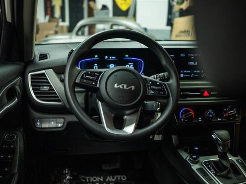 Used 2026 Kia Seltos LX AWD/4WD image 14