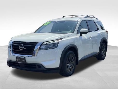 Certified 2022 Nissan Pathfinder SV AWD/4WD image 2