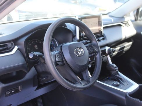 Used 2024 Toyota RAV4 LE AWD/4WD image 11
