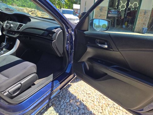 Used 2013 Honda Accord Sport image 22