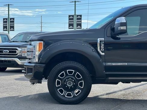 Used 2019 Ford F350 Platinum w/ Platinum Ultimate Package AWD/4WD image 4