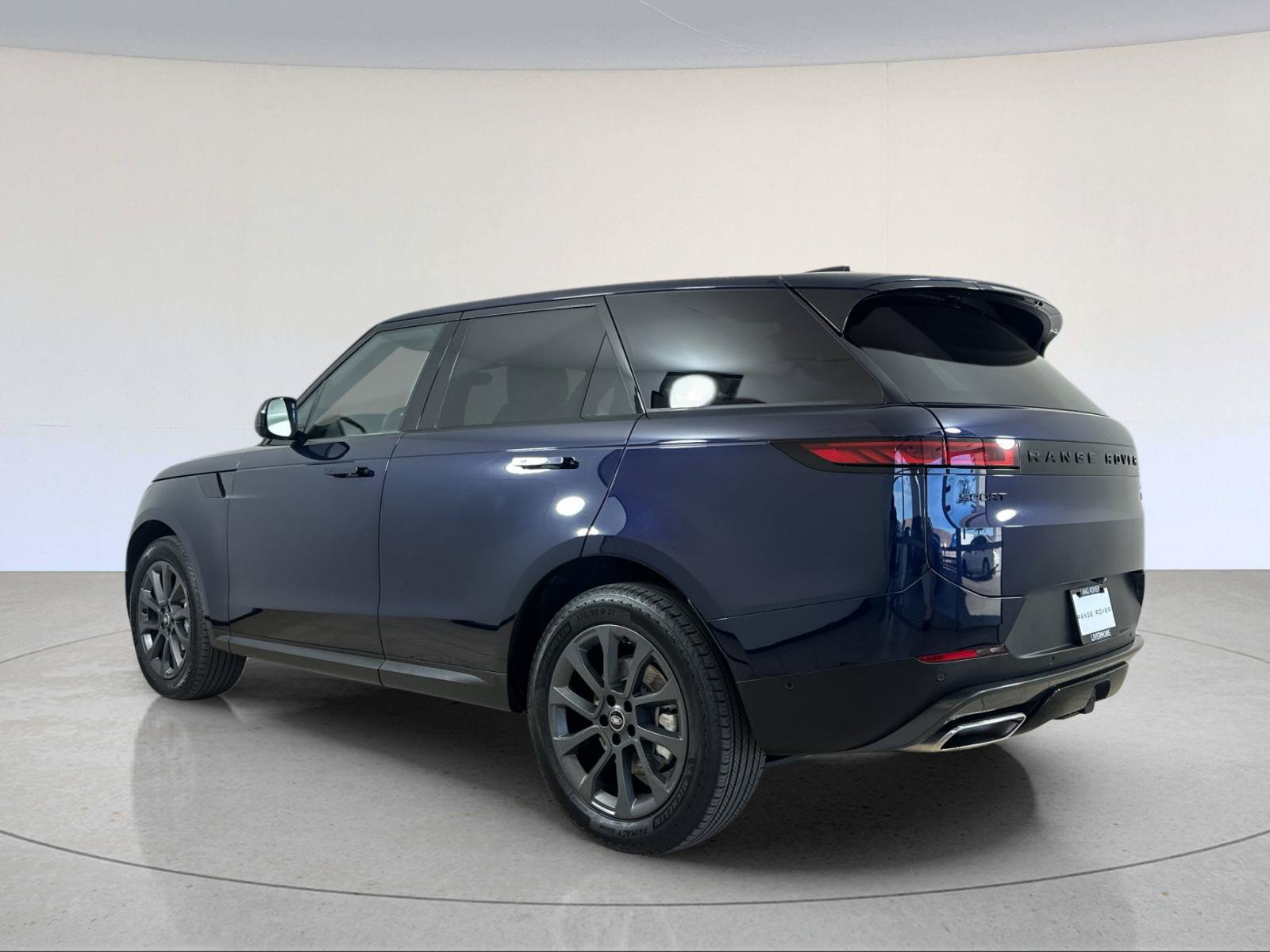 Used 2023 Land Rover Range Rover Sport SE AWD/4WD image 4
