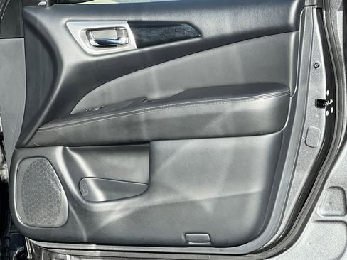 Used 2020 Nissan Pathfinder SV w/ Cargo Package image 15