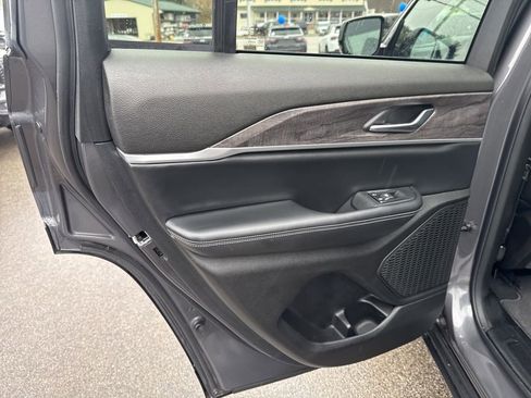 Certified 2024 Jeep Grand Cherokee Limited image 26